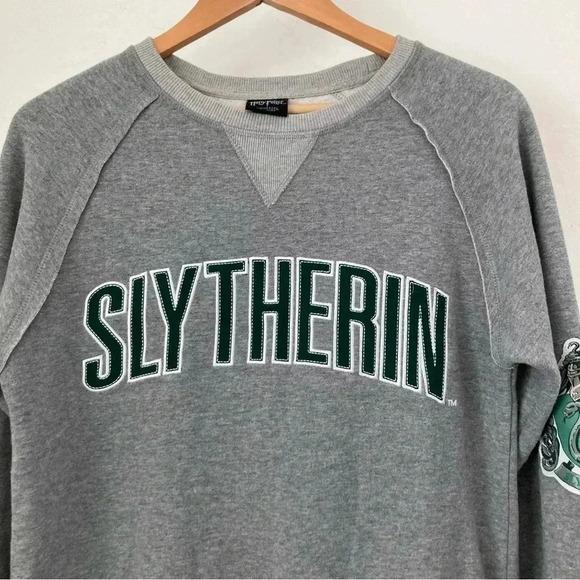 Harry Potter Sweatshirt Unisex Small Slytherin Wizarding World Universal Studios - Picture 4 of 9